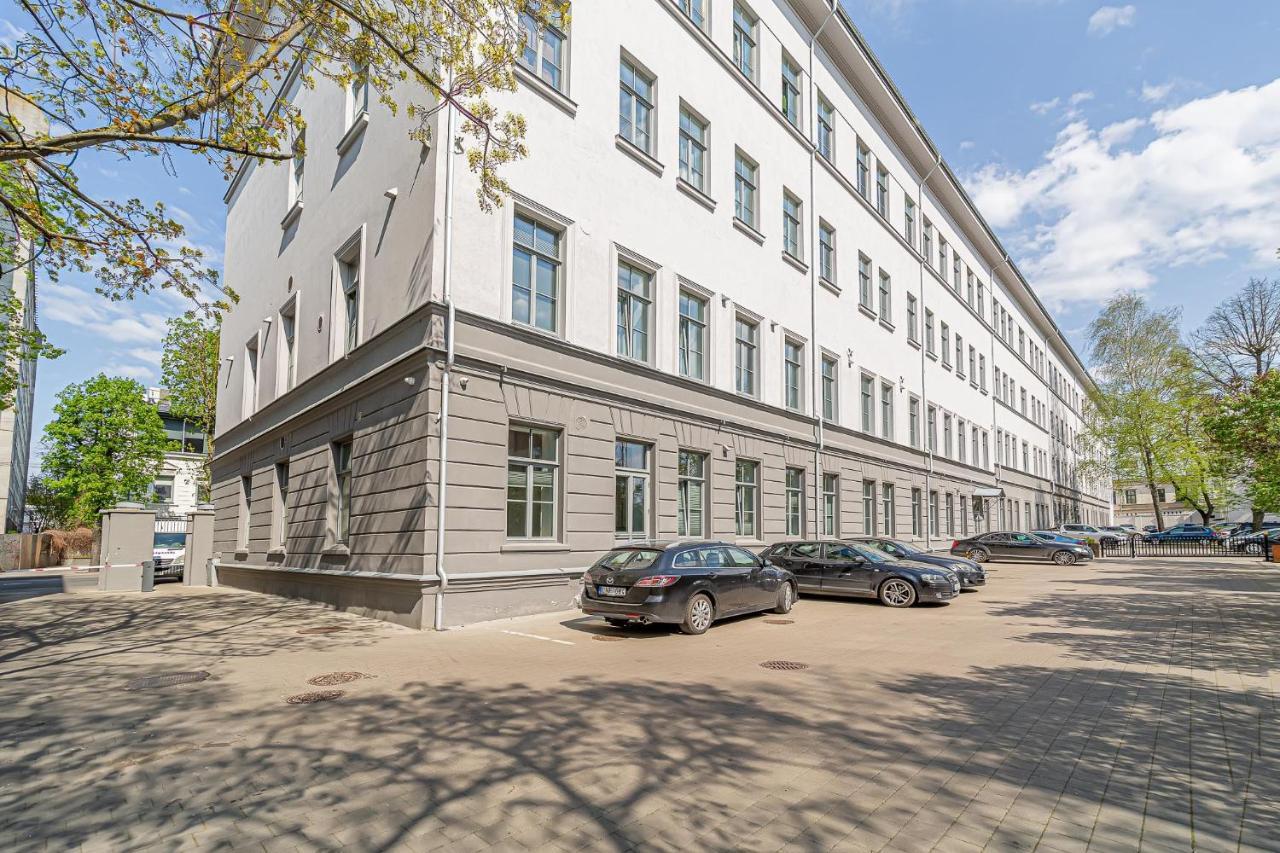 Ministerija Loft Apartment With Parking & Ac Kaunas Bagian luar foto